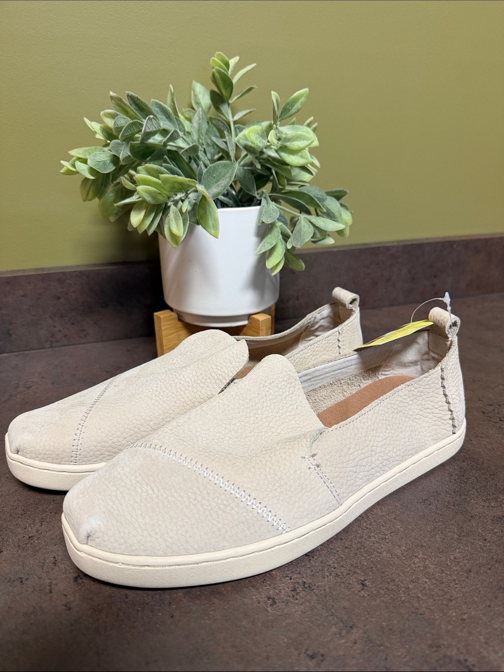Toms Slip-On Alpargata Loafers. New. 8